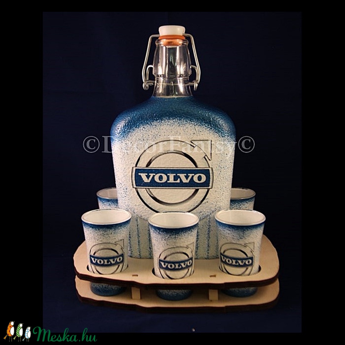 VOLVO emblémával díszített csatos pálinkás szett, Saját Volvo autód fényképével is! - otthon & életmód - konyhafelszerelés, tálalás - Meska.hu