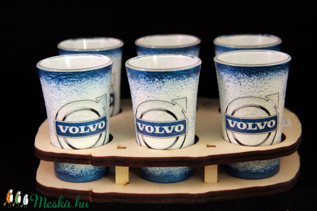 VOLVO emblémával díszített pohár szett tartóval ( 6x45ml pohár + tartó ) - otthon & életmód - konyhafelszerelés, tálalás - Meska.hu VOLVO emblémával díszített pohár szett tartóval ( 6x45ml pohár + tartó ) - otthon & életmód - konyhafelszerelés, tálalás - Meska.hu