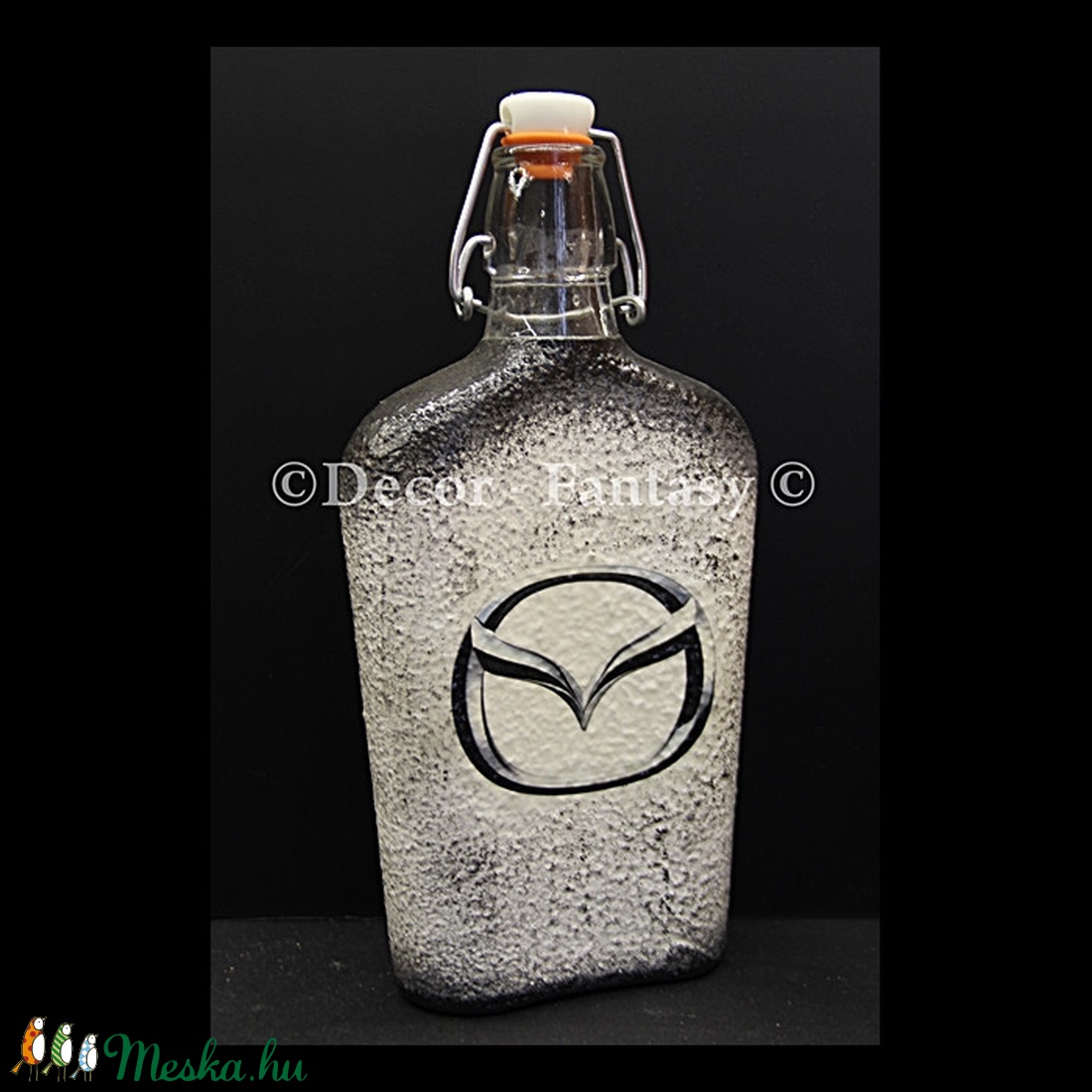 MAZDA emblémával díszített pálinkás csatos üveg ( 0,5 l ) - otthon & életmód - dekoráció - Meska.hu MAZDA emblémával díszített pálinkás csatos üveg ( 0,5 l ) - otthon & életmód - dekoráció - Meska.hu