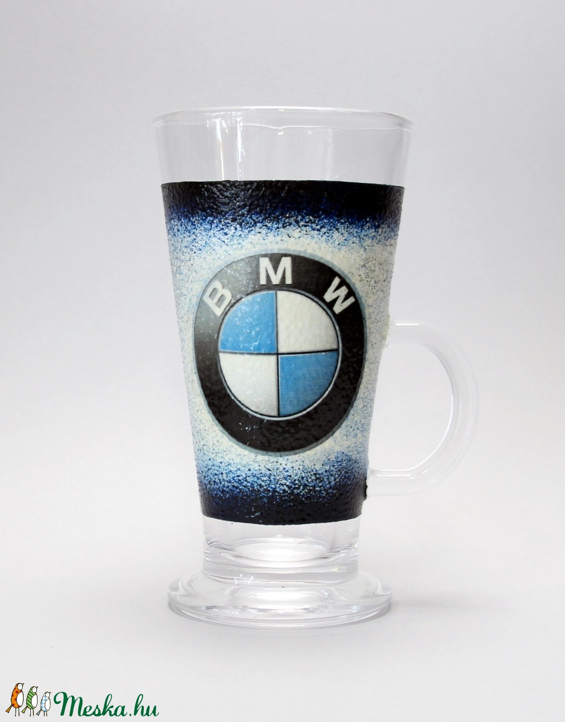 BMW emblémával díszített lattes pohár ( 0,25l ) - ideális ajándék a márka szerelmeseinek - férjeknek -barátoknak - - Meska.hu BMW emblémával díszített lattes pohár ( 0,25l ) - ideális ajándék a márka szerelmeseinek - férjeknek -barátoknak - - Meska.hu