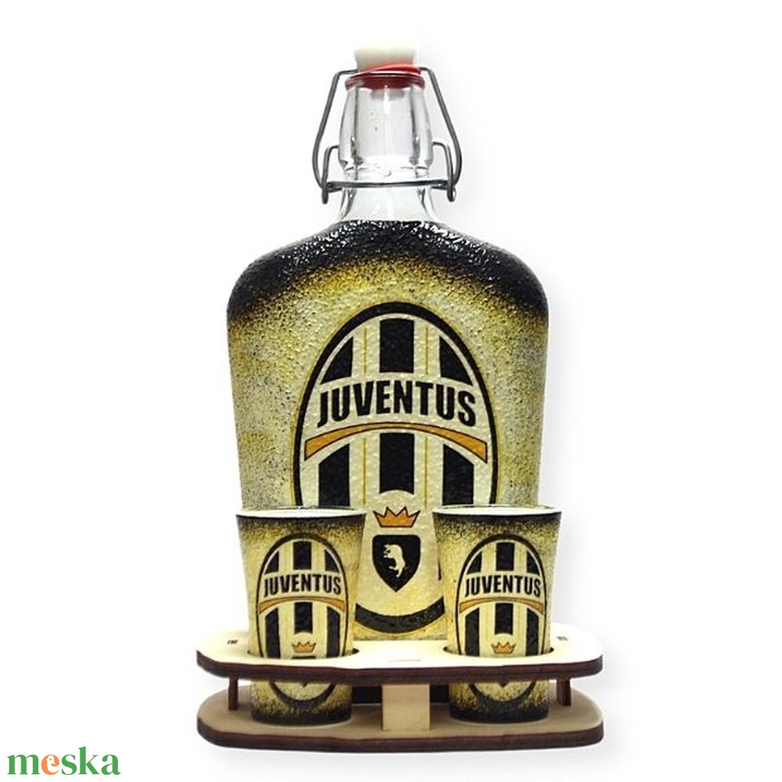 JUVENTUS pálinkás szett csatosüveggel ; JUVENTUS szurkolóknak - otthon & életmód - konyhafelszerelés, tálalás - tálalás - pálinkás poharak, szettek - Meska.hu