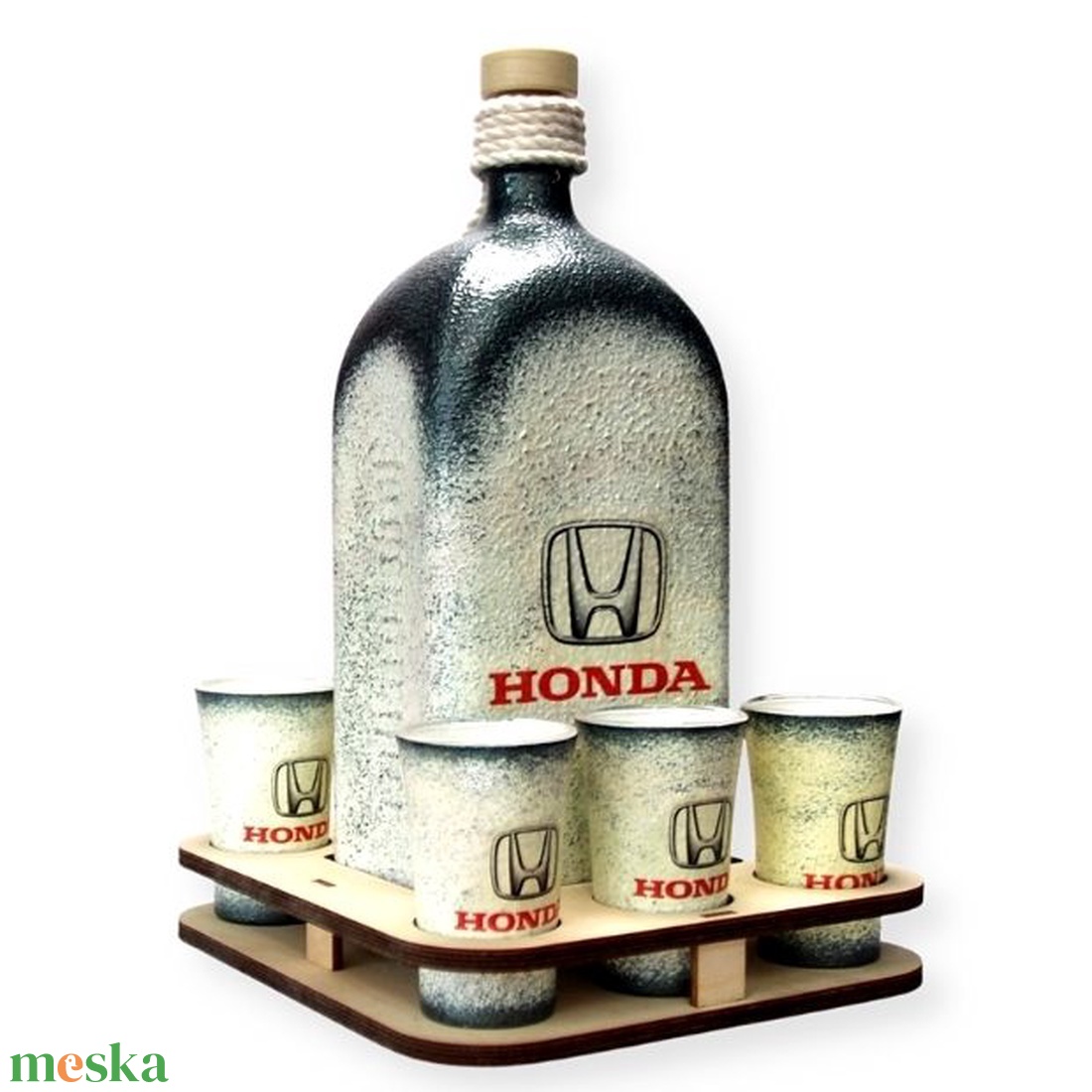 HONDA pálinka tartó szett ; Saját Honda autód fotójával is elkészítjük ! - otthon & életmód - dekoráció - asztal és polc dekoráció - díszüveg - Meska.hu