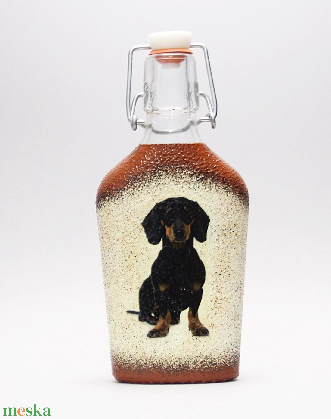 Kutya motívummal ( tacskó) pálinkás üveg ; Házi kedvenc rajongóknak ;Egyedi állat fotóval is ! - otthon & lakás - konyhafelszerelés, tálalás - tálalás - pálinkás poharak, szettek - Meska.hu