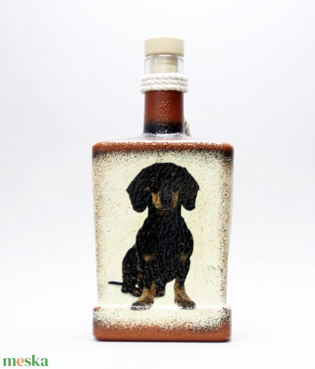 Kutya motívummal ( tacskó) díszített pálinkás üveg  ; Házi kedvenc rajongóknak ;Egyedi állat fotóval is ! - otthon & lakás - konyhafelszerelés, tálalás - tálalás - pálinkás poharak, szettek - Meska.hu