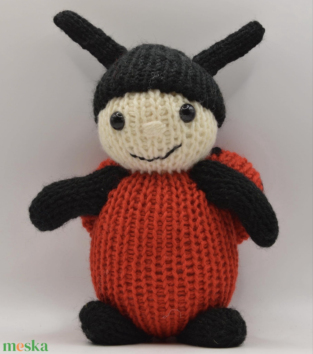 Kézi kötésű (amigurumi) állatfigura - Katica (fiúknak, lányoknak minden alkalomra) - játék & sport - plüssállat & játékfigura - más figura - Meska.hu Kézi kötésű (amigurumi) állatfigura - Katica (fiúknak, lányoknak minden alkalomra) - játék & sport - plüssállat & játékfigura - más figura - Meska.hu