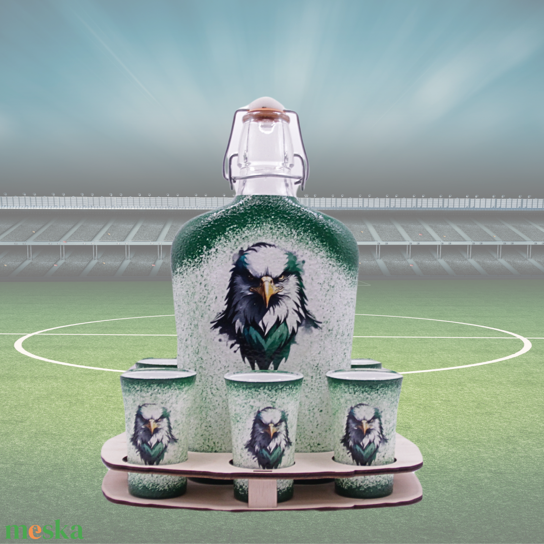 Szurkolói ajándék férfiaknak -  zöld sassal díszített pálinka kínáló szett - otthon & életmód - konyhafelszerelés, tálalás - tálalás - pálinkás poharak, szettek - Meska.hu