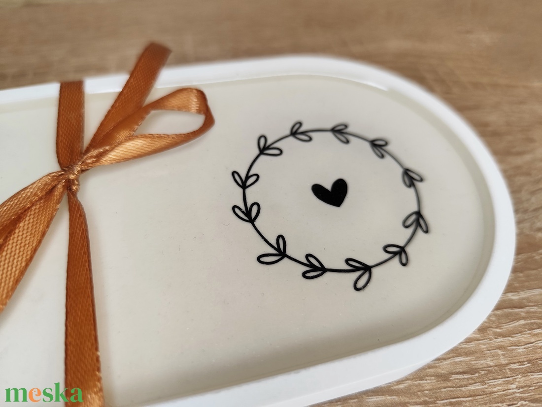 Ovális szíves tálca!  - otthon & életmód - dekoráció - dísztárgy - Meska.hu