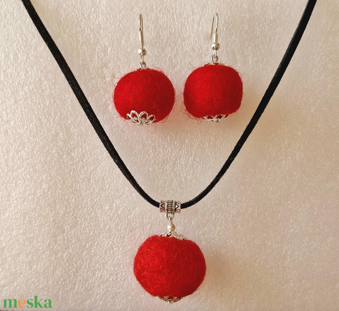 Nemezelt szett nyaklánc+fülbevaló - ékszer - nyaklánc - bogyós nyaklánc - Meska.hu