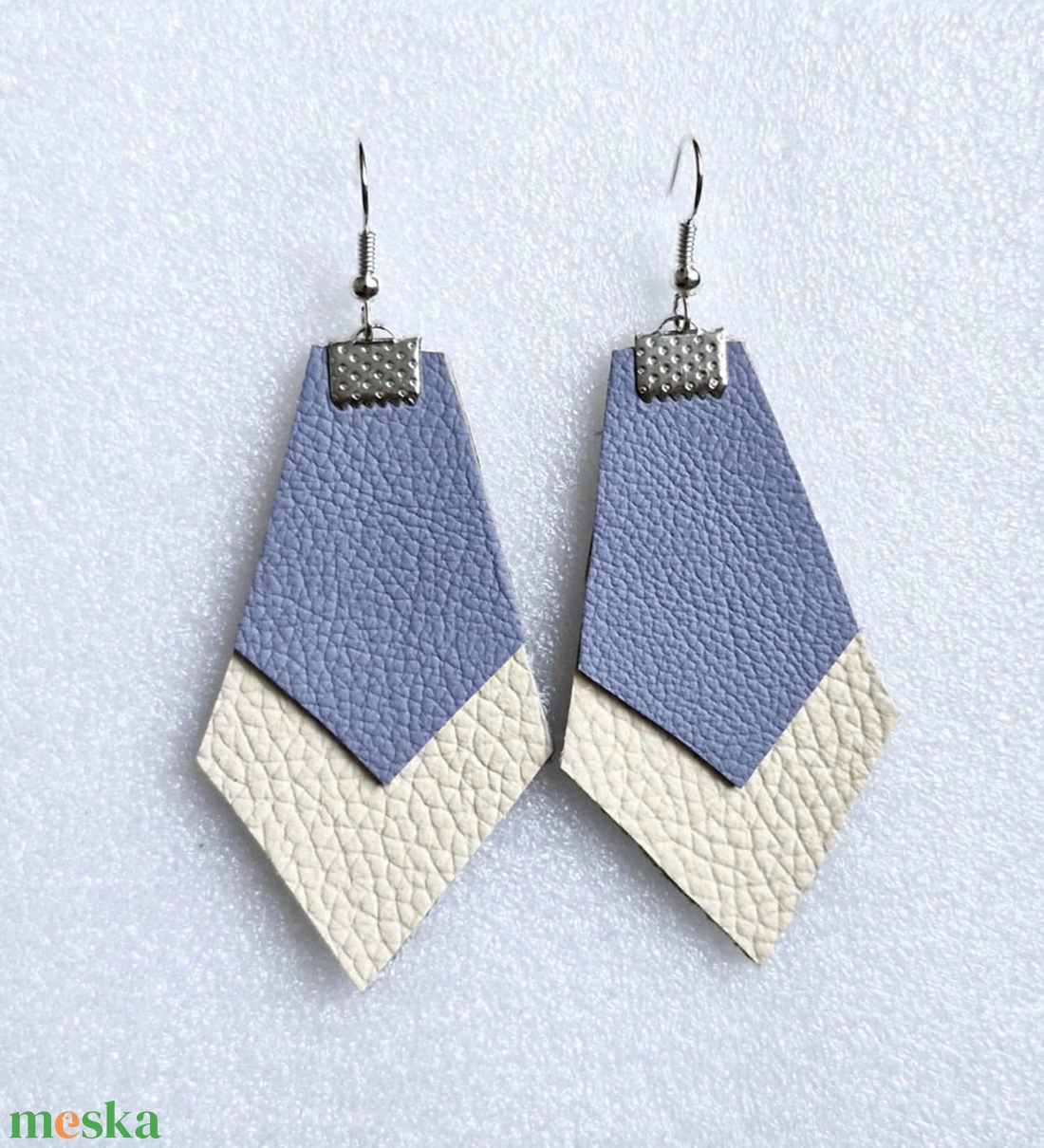 Bőr fülbevaló - ékszer - fülbevaló - lógó fülbevaló - Meska.hu