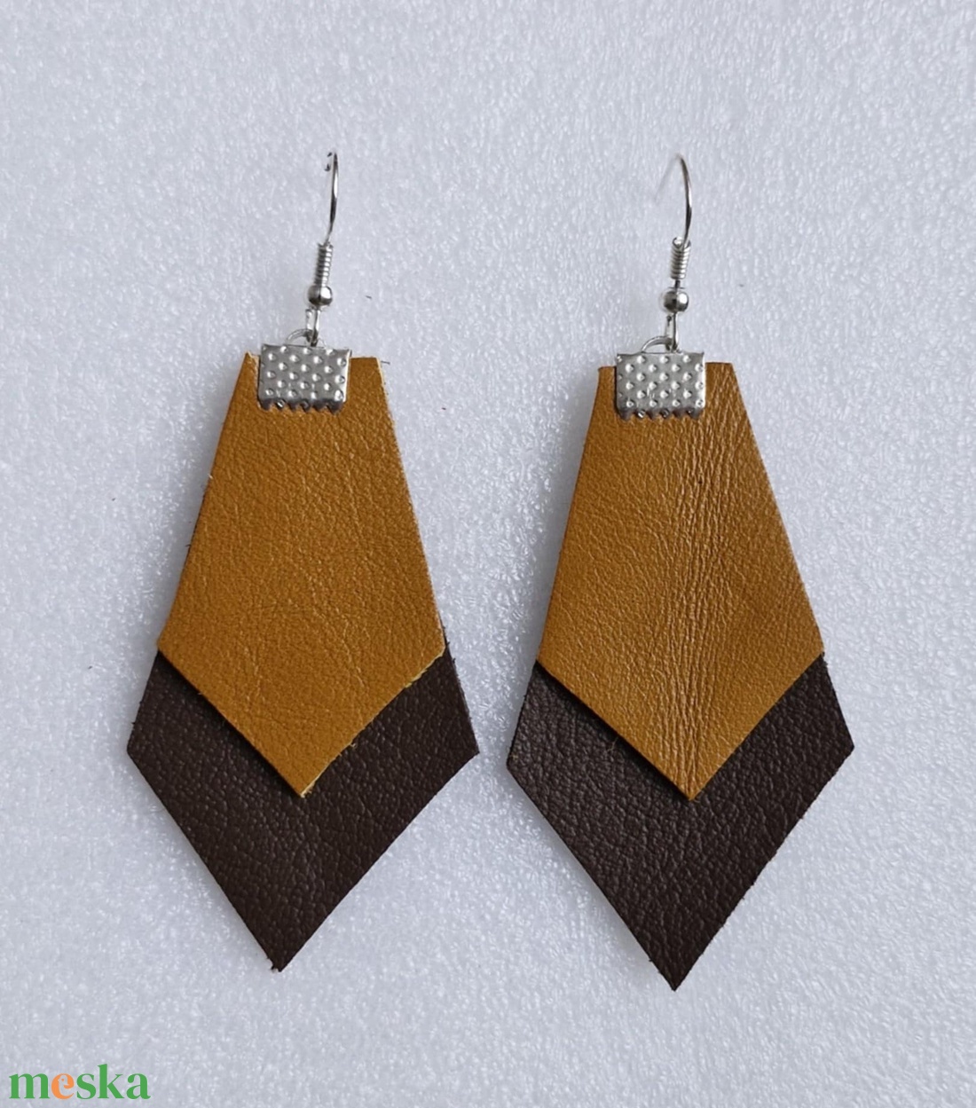 Bőr fülbevaló - ékszer - fülbevaló - lógó fülbevaló - Meska.hu