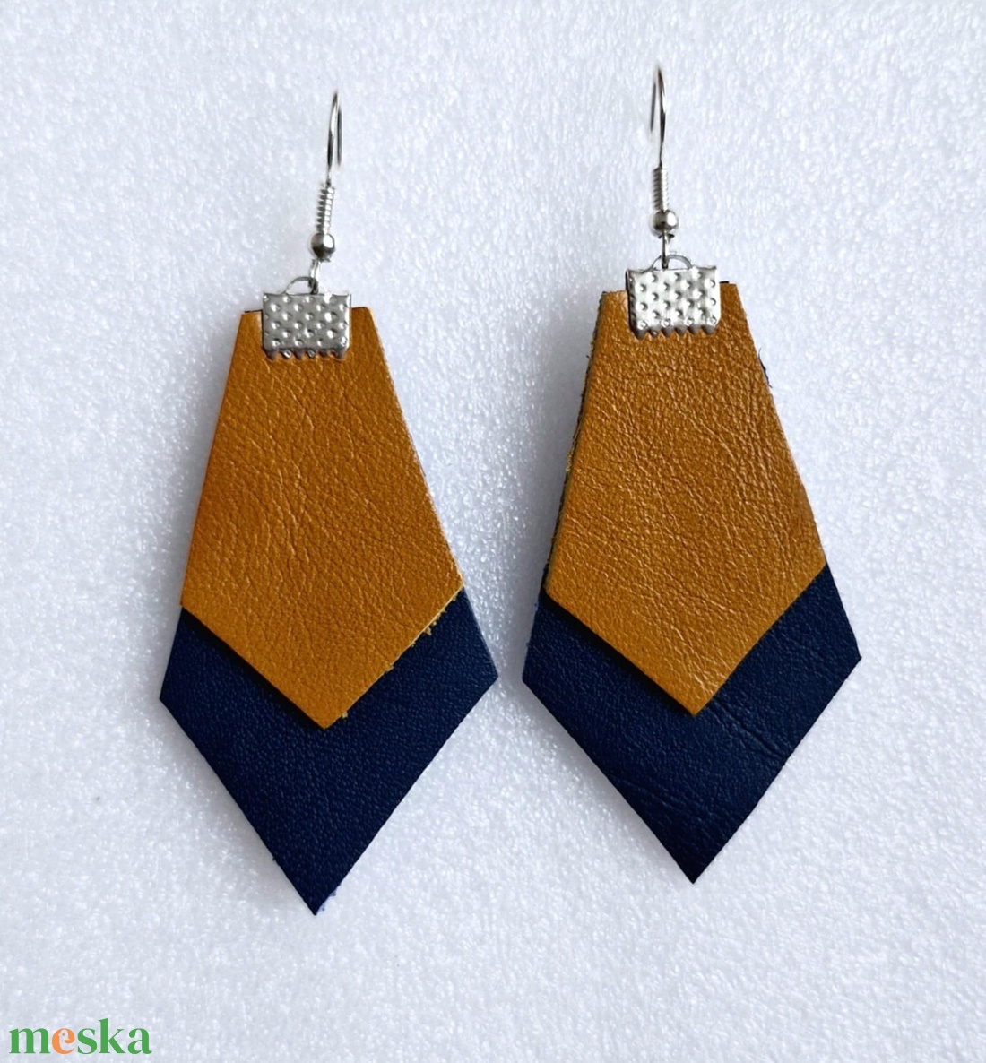 Bőr fülbevaló - ékszer - fülbevaló - lógó fülbevaló - Meska.hu