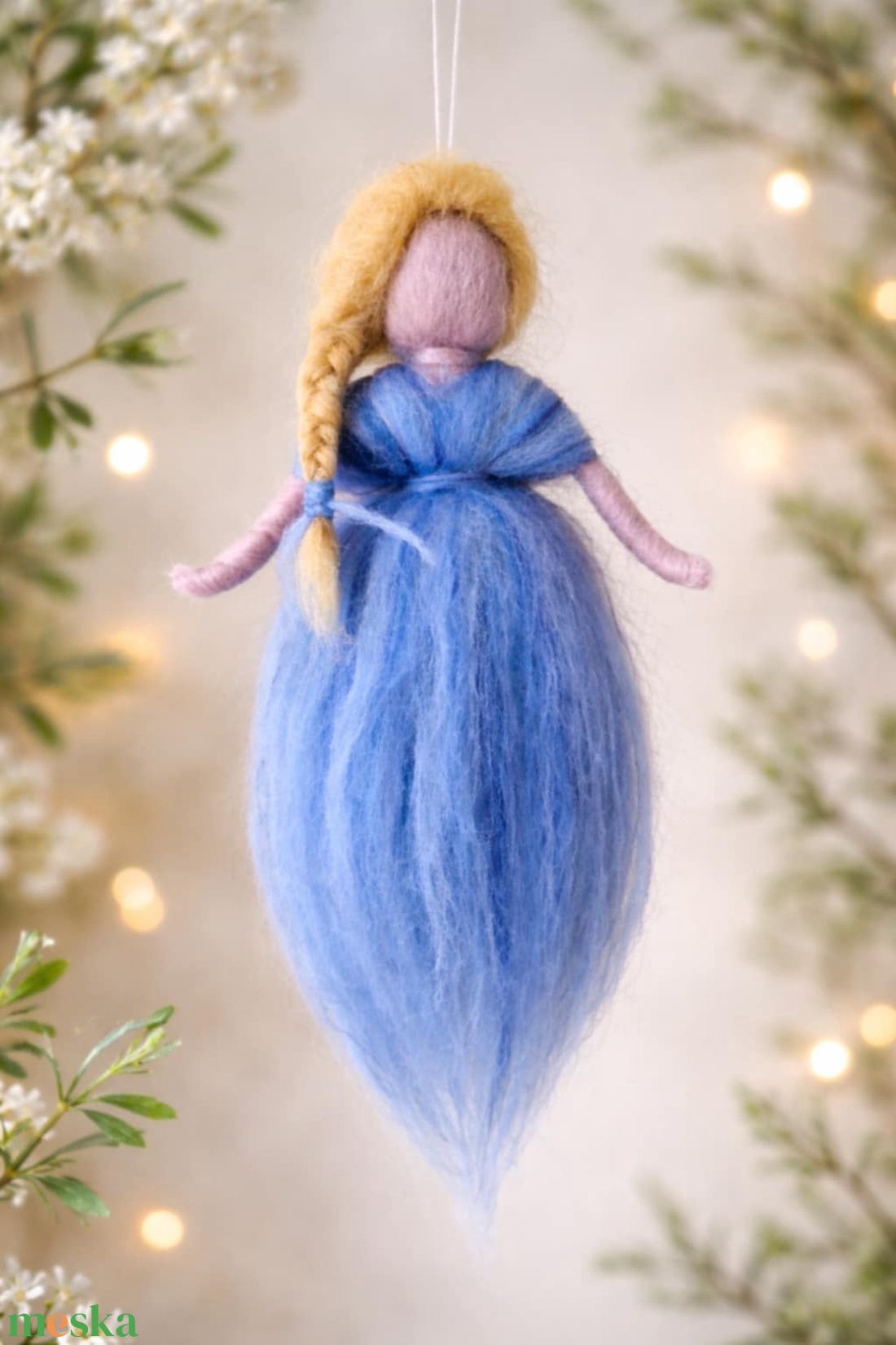 Egyedi gyapjú tündér a tél színeiben /18cm./ - otthon & életmód - dekoráció - fali és függő dekoráció - függődísz - Meska.hu