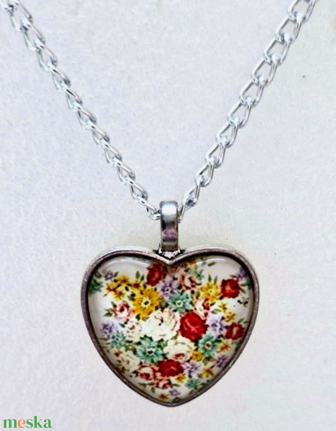 Üveglencsés nyaklánc  nőnapra - ékszer - nyaklánc - medálos nyaklánc - Meska.hu