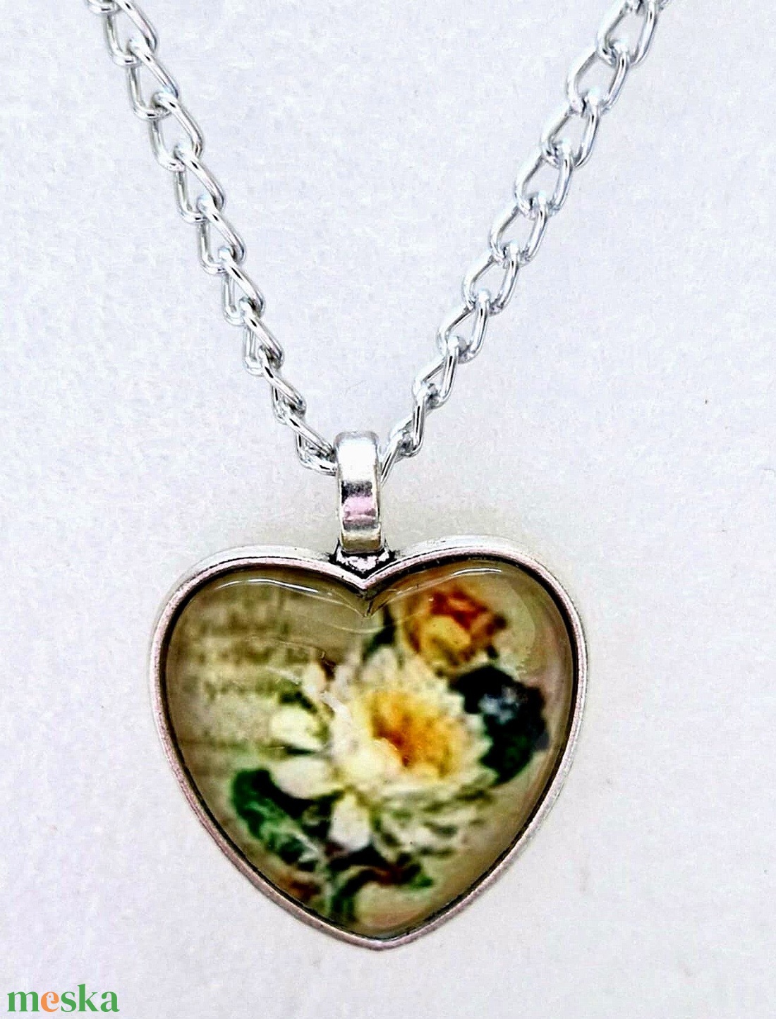 Üveglencsés nyaklánc  nőnapra - ékszer - nyaklánc - medálos nyaklánc - Meska.hu