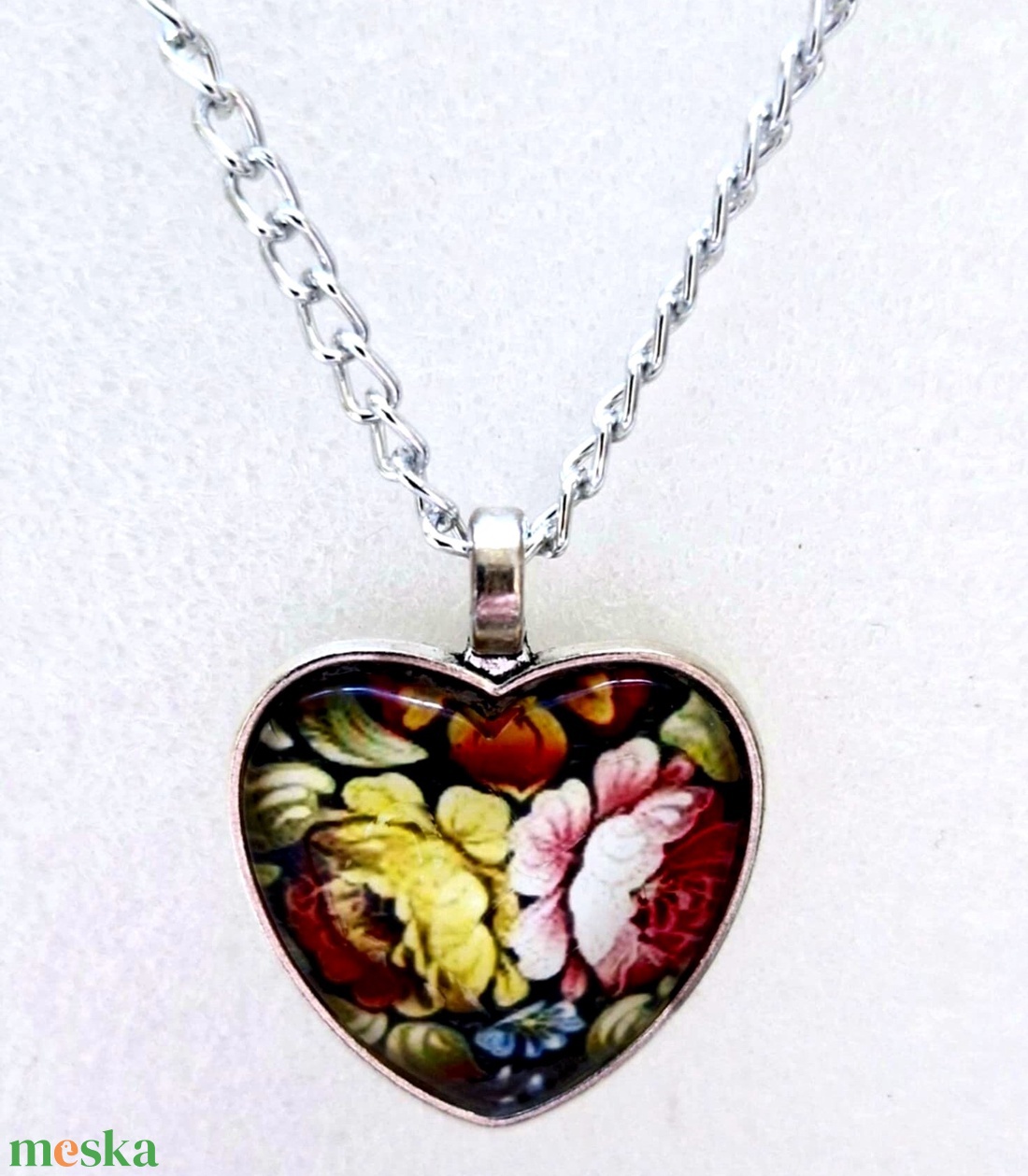 Üveglencsés nyaklánc nőnapra - ékszer - nyaklánc - medálos nyaklánc - Meska.hu