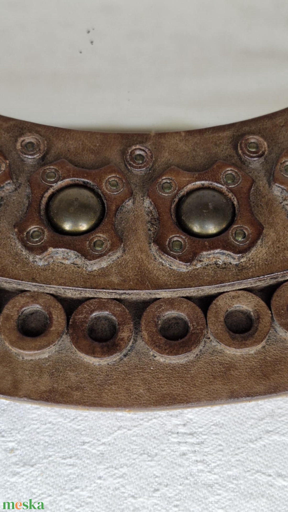 Vintage iparművészeti bőrdíszműves fali tükör (34 cm) � 1970-es évek - otthon & életmód - dekoráció - tükör - Meska.hu