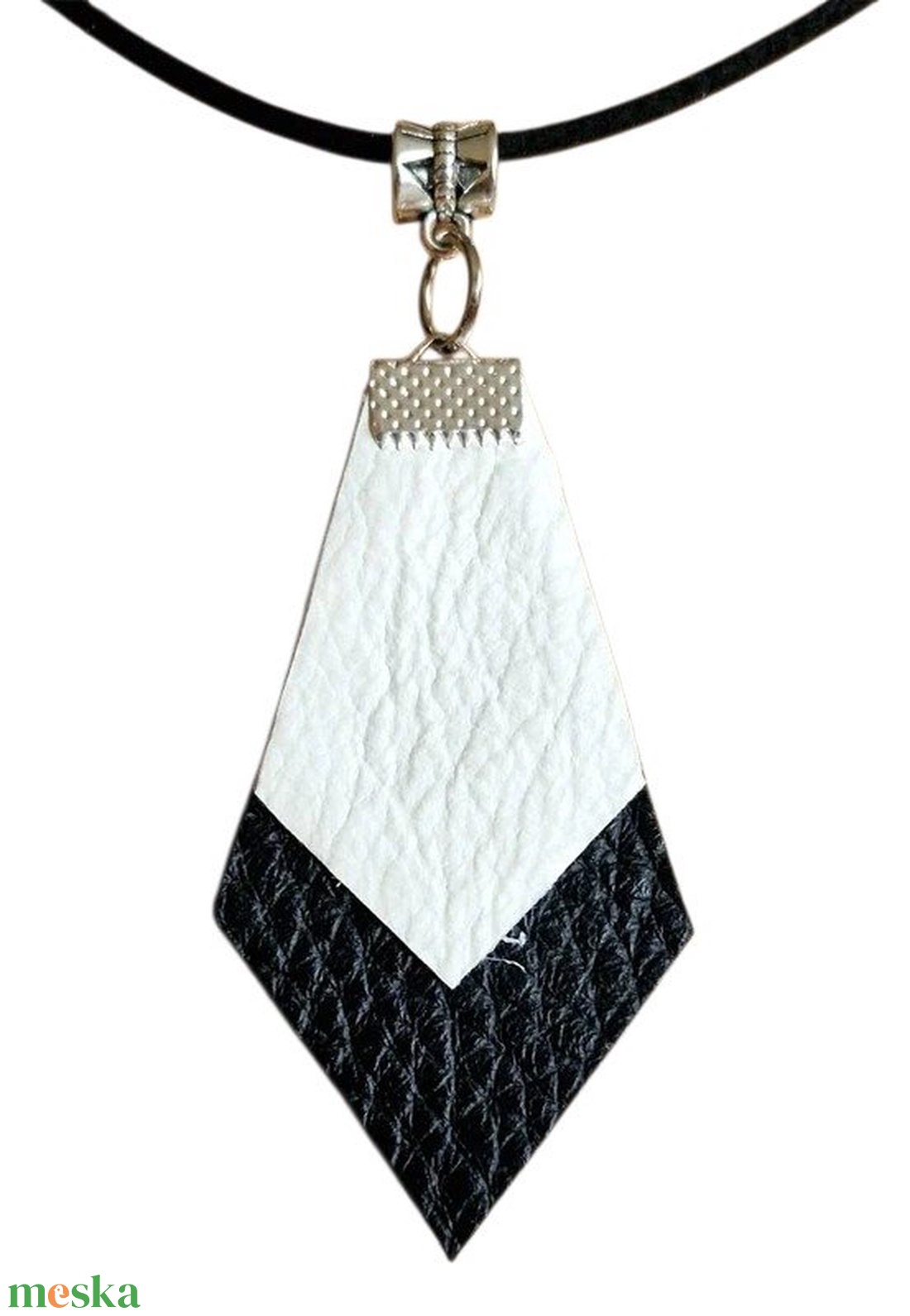 Modern bőr ékszerszett � fehér -fekete rombusz, kézműves design - ékszer - ékszerszett - Meska.hu