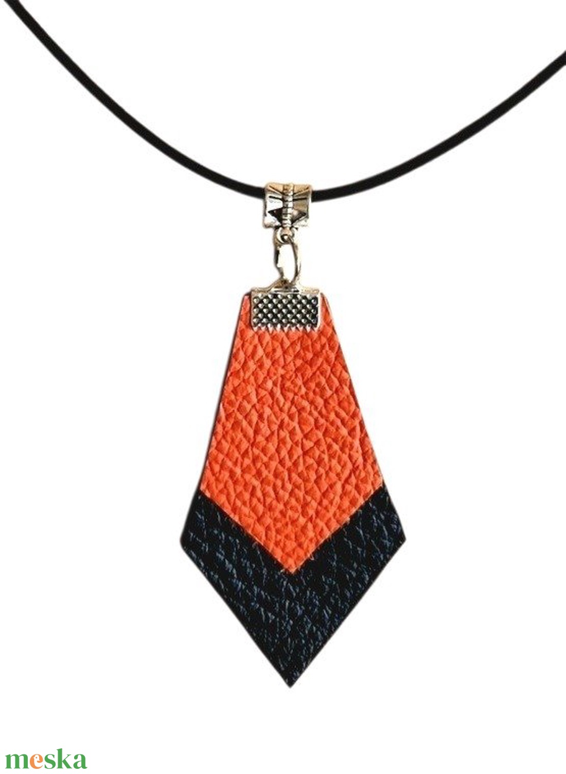 Modern bőr nyaklánc � piros-fekete rombusz, kézműves design - ékszer - nyaklánc - medálos nyaklánc - Meska.hu