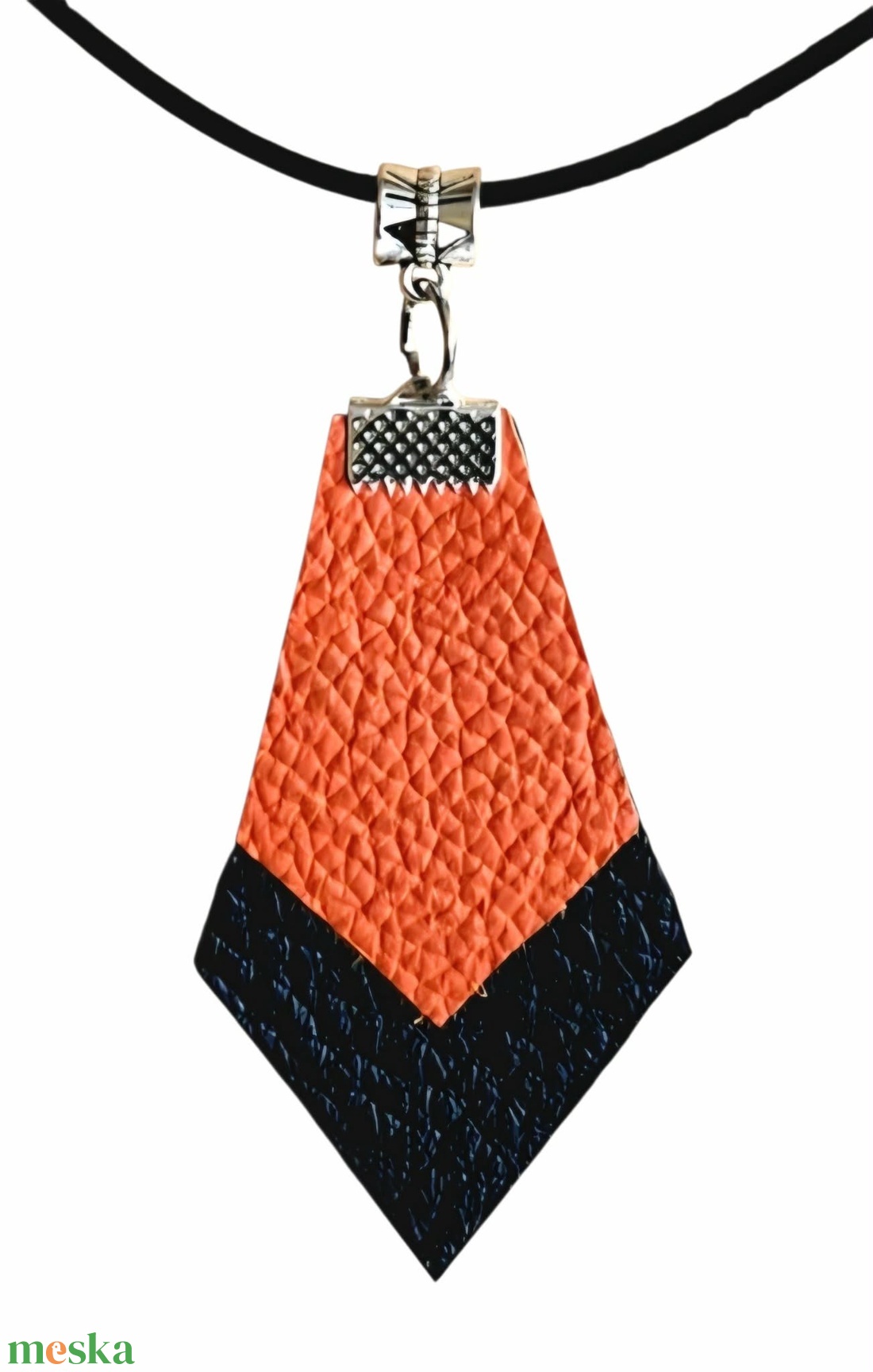 Modern bőr nyaklánc � piros-fekete rombusz, kézműves design - ékszer - nyaklánc - medálos nyaklánc - Meska.hu