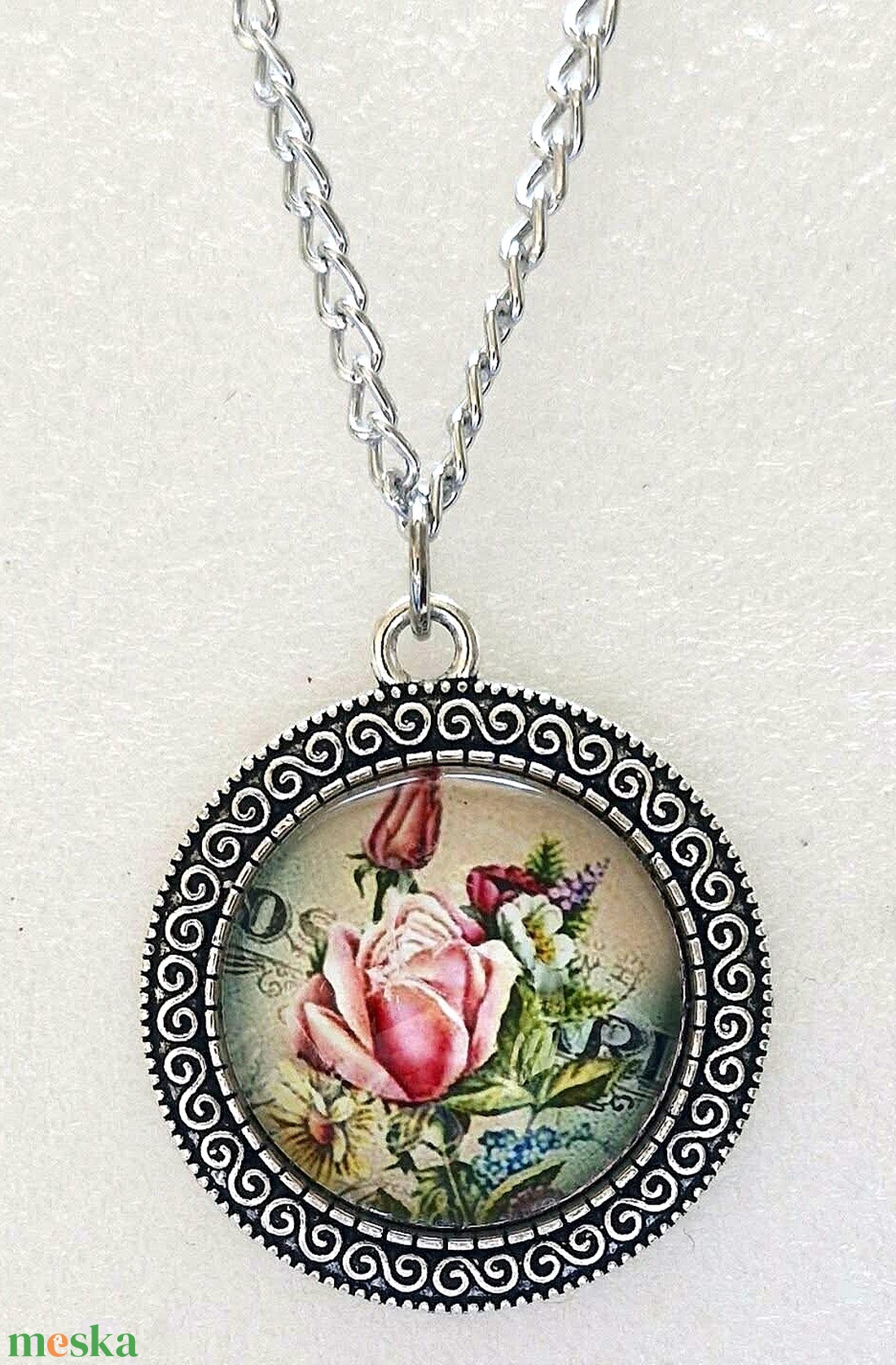 Vintage rózsás üveglencsés nyaklánc � antik ezüst színben - ékszer - nyaklánc - medálos nyaklánc - Meska.hu