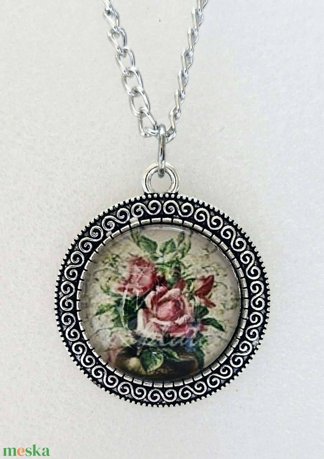 Vintage rózsás üveglencsés nyaklánc � antik ezüst színben - ékszer - nyaklánc - medálos nyaklánc - Meska.hu