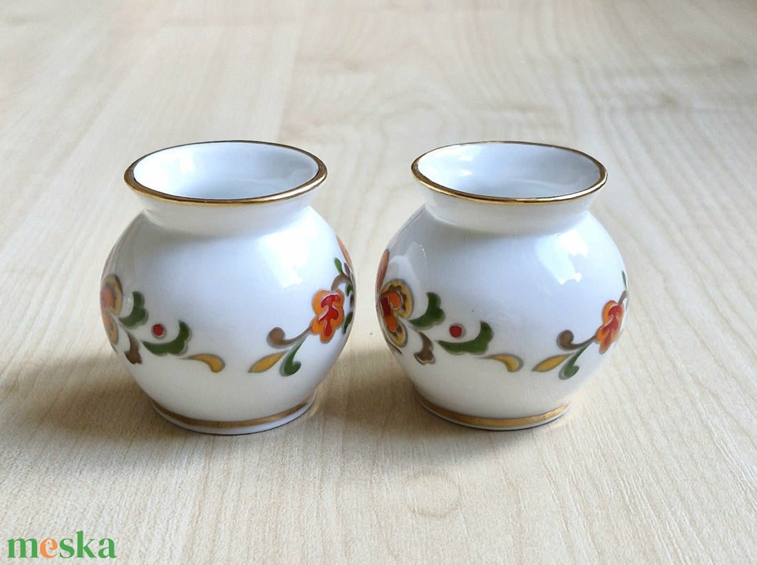 Ritka vintage Schmidt Brazil porcelán mini váza pár � aranyozott, 5 cm - otthon & életmód - virágdekoráció - virágtartó - váza - Meska.hu