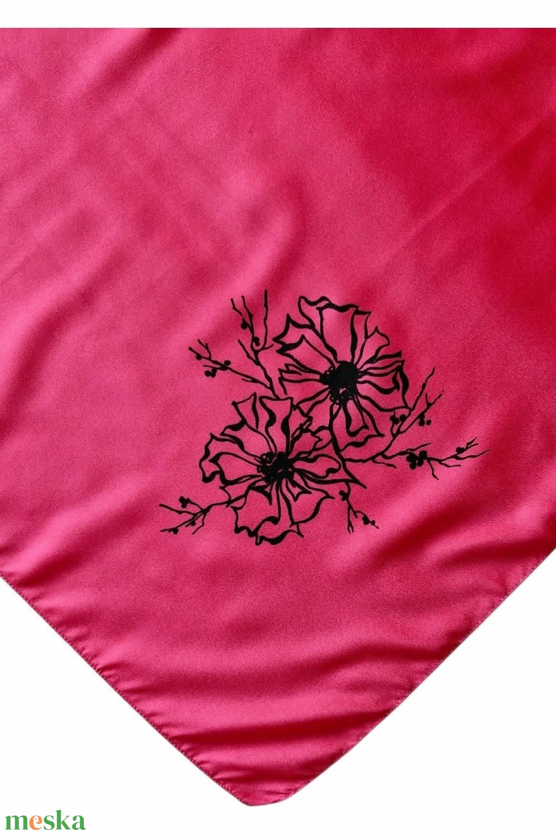 Élénk pink vintage kendő � Minimalista fekete virágmintával a sarkában (70x70cm) - ruha & divat - sál, sapka, kendő - kendő - Meska.hu