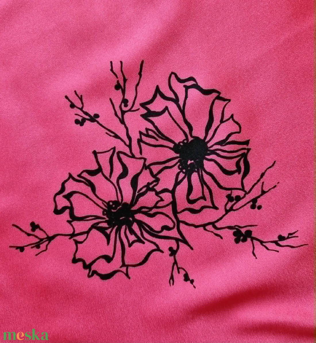 Élénk pink vintage kendő � Minimalista fekete virágmintával a sarkában (70x70cm) - ruha & divat - sál, sapka, kendő - kendő - Meska.hu