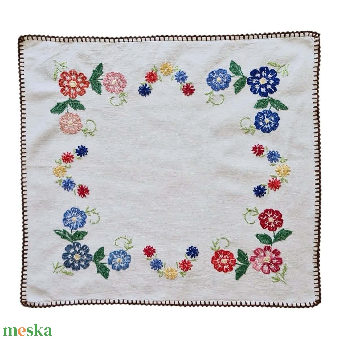 Hímzett Virágos Terítő � Vintage Kézimunka (50x55 cm) - otthon & életmód - lakástextil - abrosz, terítő - asztalközép terítő - Meska.hu