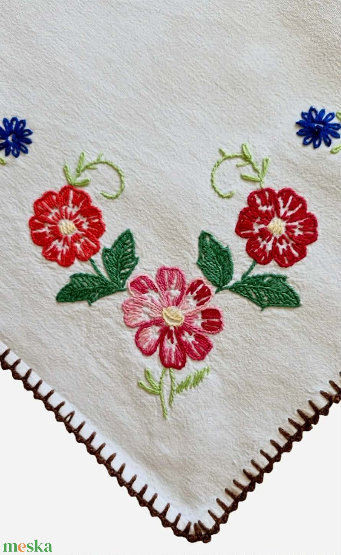 Hímzett Virágos Terítő � Vintage Kézimunka (50x55 cm) - otthon & életmód - lakástextil - abrosz, terítő - asztalközép terítő - Meska.hu