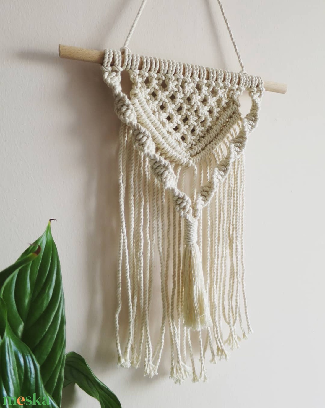Makramé fali dísz natúr színben - otthon & életmód - dekoráció - fali és függő dekoráció - falra akasztható dekor - Meska.hu