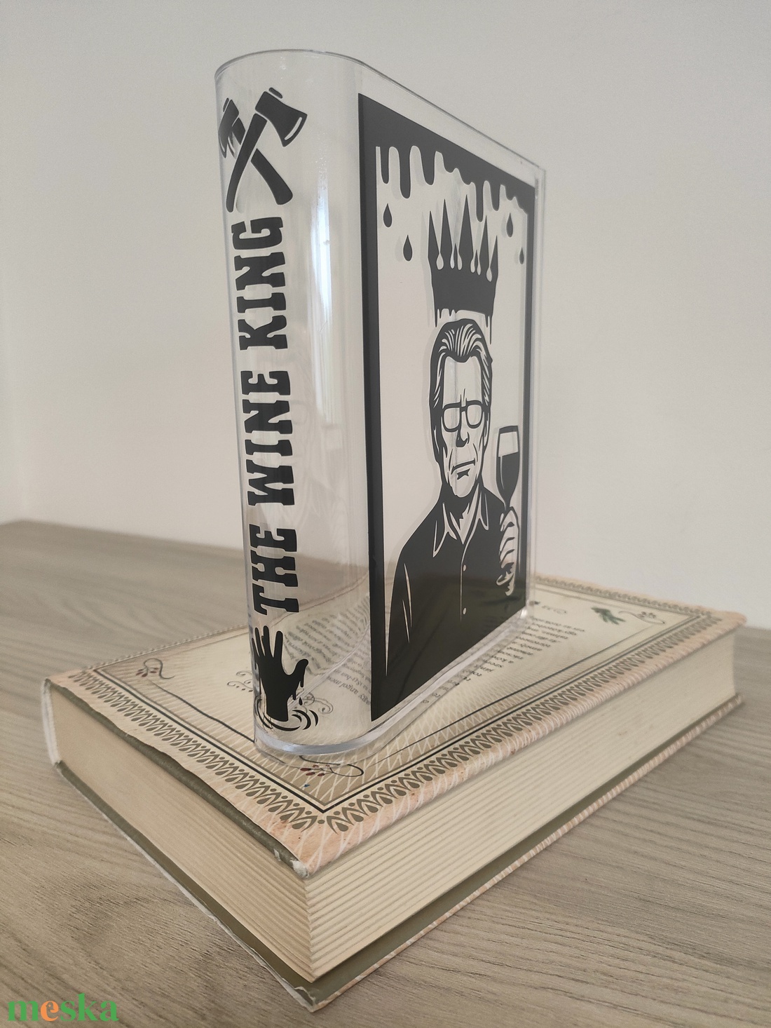 Kézzel készült plexi váza - horror, thriller rajongó könyvmolyoknak (Stephen King) - otthon & életmód - dekoráció - virágdísz és tartó - váza - Meska.hu Kézzel készült plexi váza - horror, thriller rajongó könyvmolyoknak (Stephen King) - otthon & életmód - dekoráció - virágdísz és tartó - váza - Meska.hu