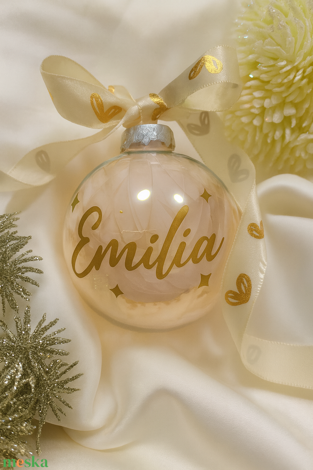 Átlátszó karácsonyi gömb tollal töltve, üveggömb, névre szóló - karácsony - karácsonyi lakásdekoráció - karácsonyfadíszek - Meska.hu