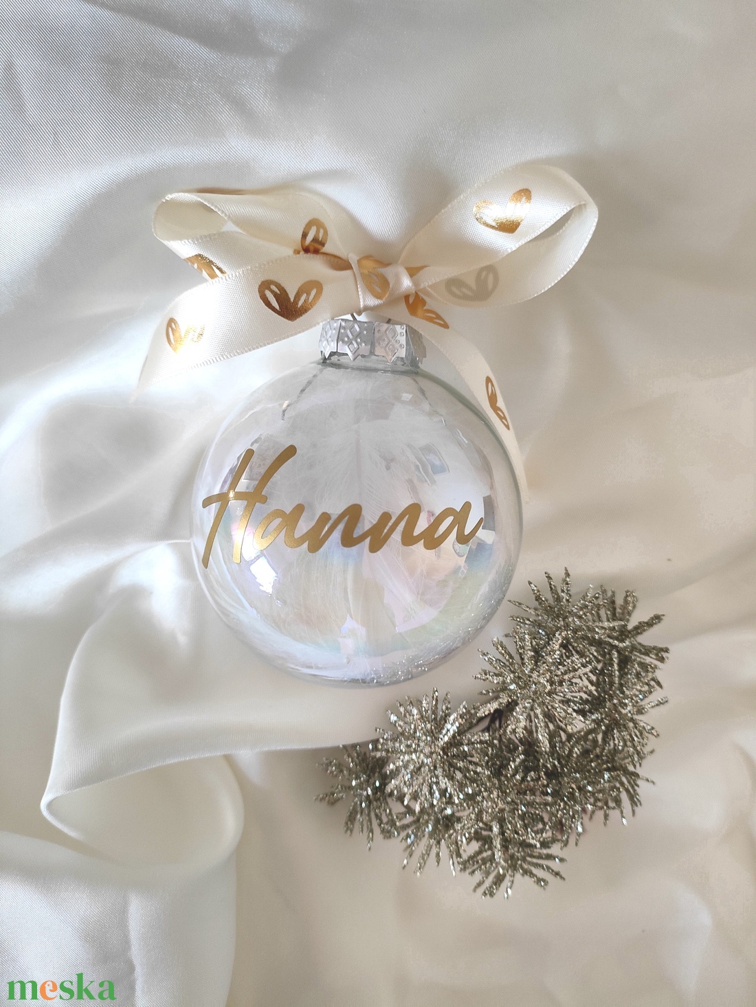 Átlátszó karácsonyi gömb tollal, műhóval töltve, üveggömb, névre szóló - karácsony - karácsonyi lakásdekoráció - karácsonyfadíszek - Meska.hu