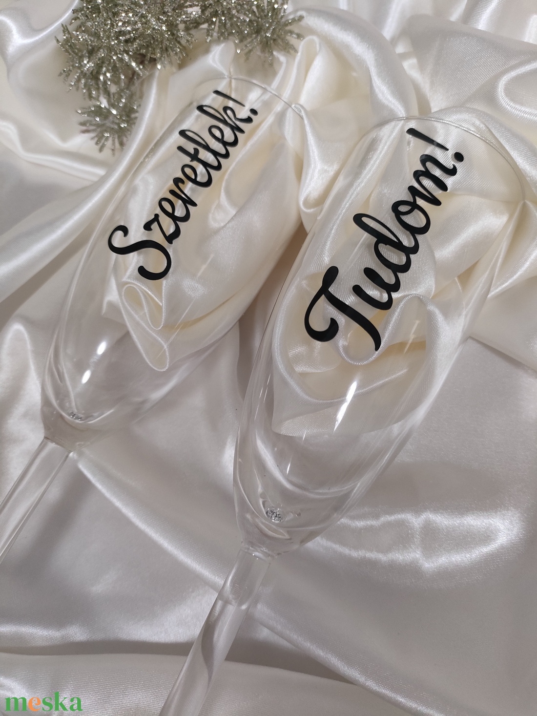 Megszemélyesített pezsgős pohár, Névre szóló pohár, Páros pohár, pezsgős pohár szett, üveg pohár - esküvő - emlék & ajándék - nászajándék - esküvői pohár, pohárszett - Meska.hu