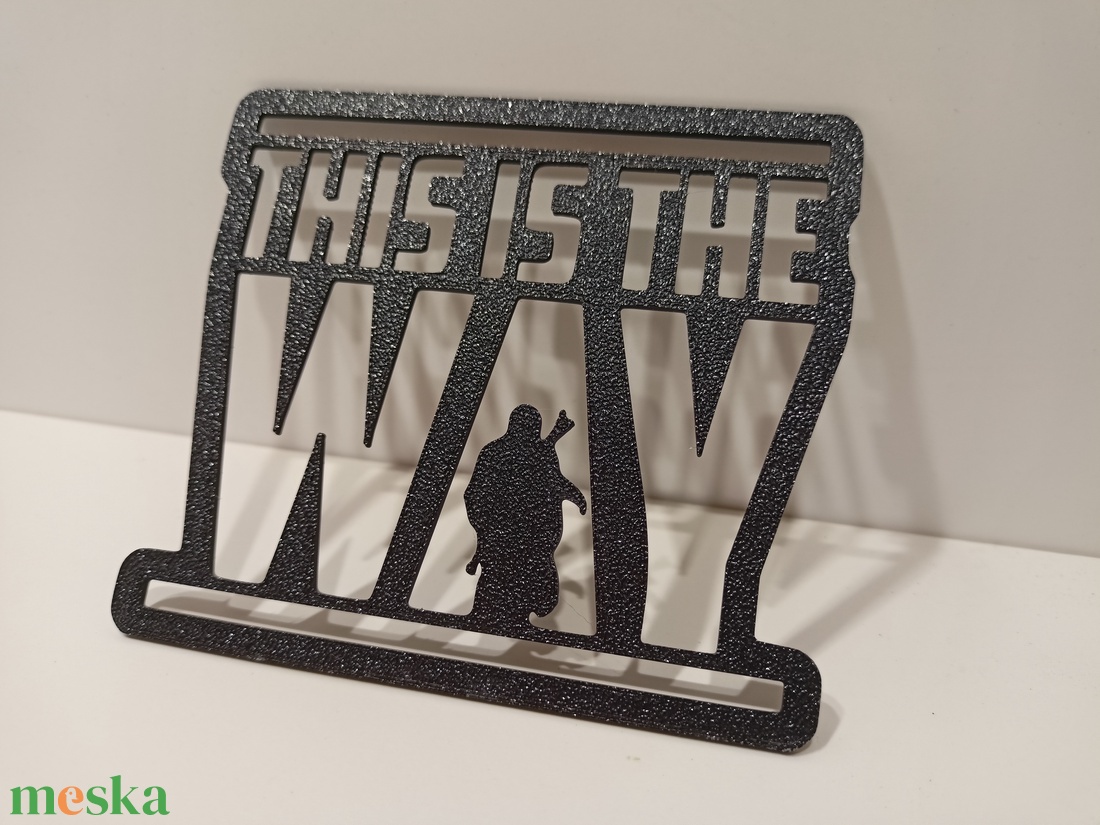 Ez az igaz út  felirat 3D nyomtatott This is the Way  - Mandalori sziluett design felirat - otthon & életmód - dekoráció - asztal és polc dekoráció - könyvszobor - Meska.hu