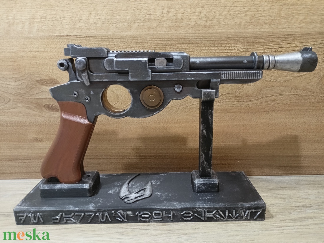 Mandalorian IB94 pisztoly + tartó� 3D nyomtatott modell, PLA, festett - játék & sport - szerepjáték - Meska.hu