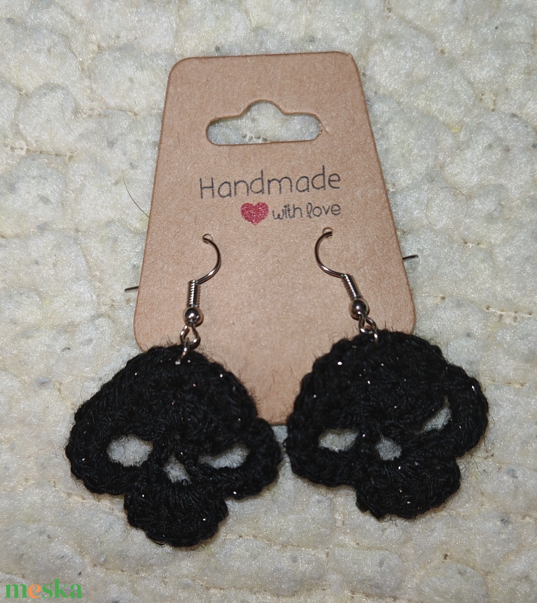 Horgolt koponya fülbevaló - ékszer - fülbevaló - lógó fülbevaló - Meska.hu