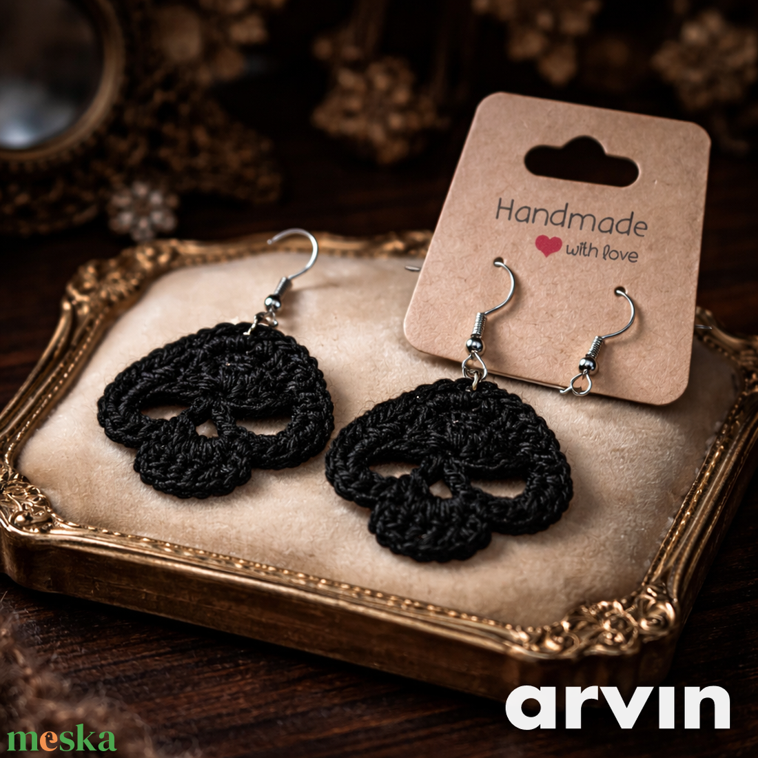 Horgolt koponya fülbevaló - ékszer - fülbevaló - lógó fülbevaló - Meska.hu