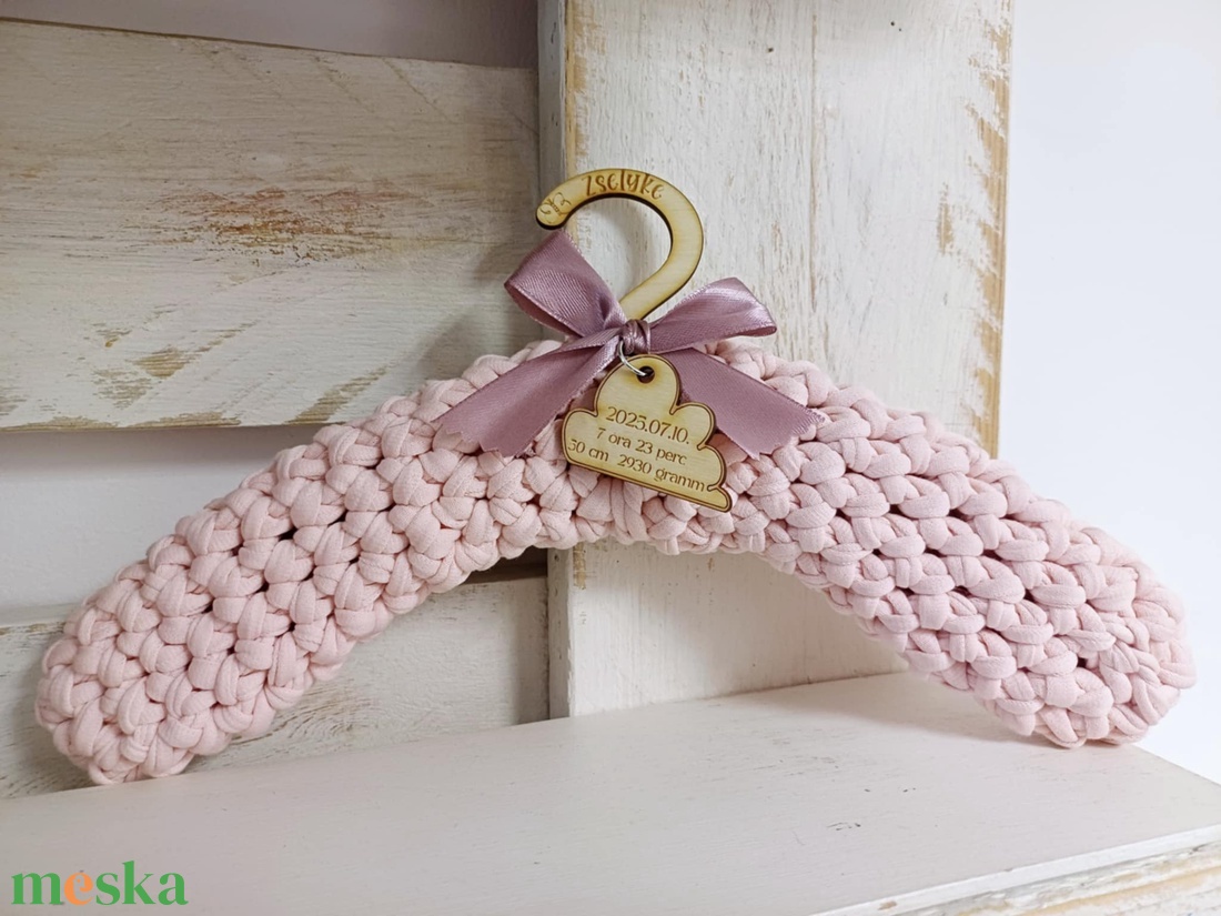 Horgolt baba vállfa - otthon & életmód - babaszoba, gyerekszoba - babaszoba dekoráció - Meska.hu