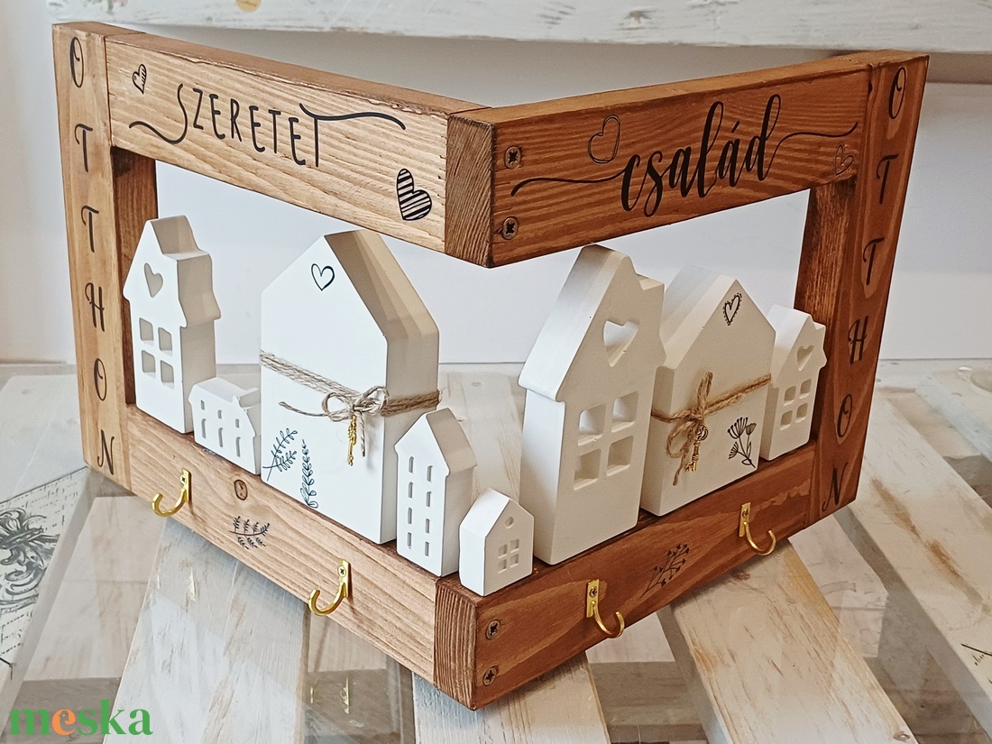 Fali sarok kulcstartó tábla - otthon & életmód - dekoráció - fali és függő dekoráció - fali kulcstartó - Meska.hu