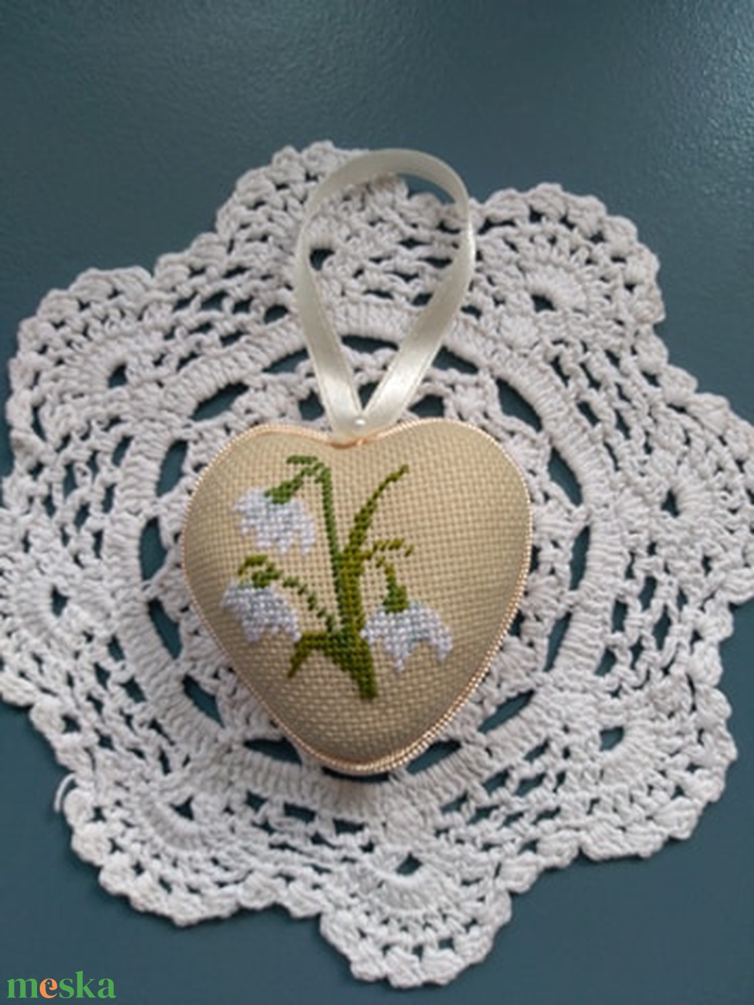 Hóvirágos szívecske - otthon & életmód - dekoráció - fali és függő dekoráció - függődísz - Meska.hu