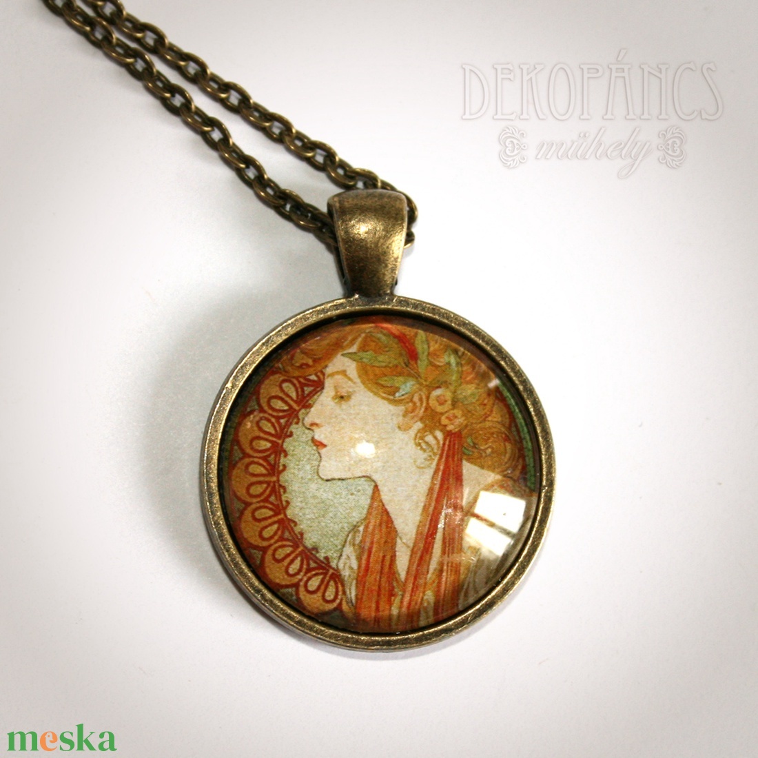 Mucha üveglencsés nyaklánc - Lady in green - ékszer - nyaklánc - medálos nyaklánc - Meska.hu Mucha üveglencsés nyaklánc - Lady in green - ékszer - nyaklánc - medálos nyaklánc - Meska.hu