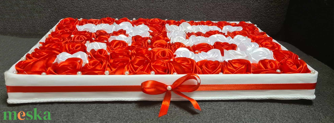 Születésnapos évszámos szatén rózsabox - otthon & életmód - dekoráció - asztal és polc dekoráció - díszdoboz - Meska.hu Születésnapos évszámos szatén rózsabox - otthon & életmód - dekoráció - asztal és polc dekoráció - díszdoboz - Meska.hu