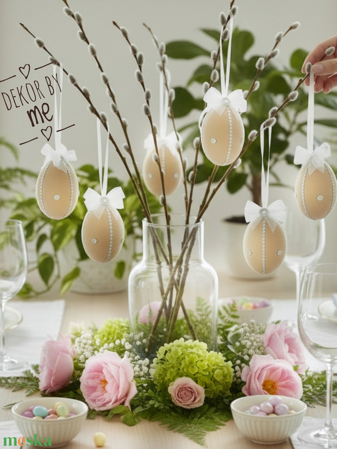 Bársony húsvéti tojás dekoráció � 10 cm, felakasztható, romantikus stílus - ünnepi díszek, dekorációk - húsvéti díszek és dekorációk - húsvéti asztaldíszek - Meska.hu