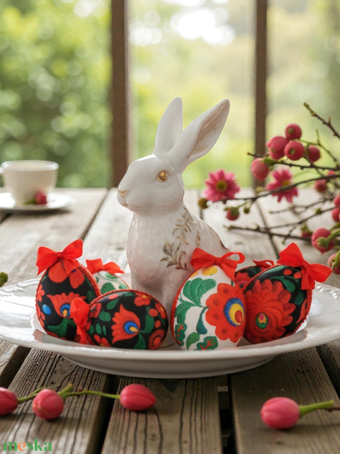 Matyó mintás húsvéti tojás � textillel borított népi dekoráció, selyem zsinórral, 10 cm - ünnepi díszek, dekorációk - húsvéti díszek és dekorációk - húsvéti tojás, hímestojás - Meska.hu