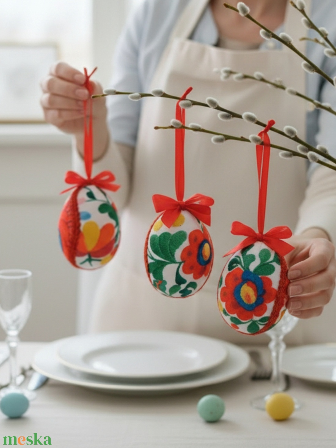 Népi motívumos húsvéti tojás dekoráció � textil borítású, törhetetlen húsvéti dísz - ünnepi díszek, dekorációk - húsvéti díszek és dekorációk - húsvéti asztaldíszek - Meska.hu
