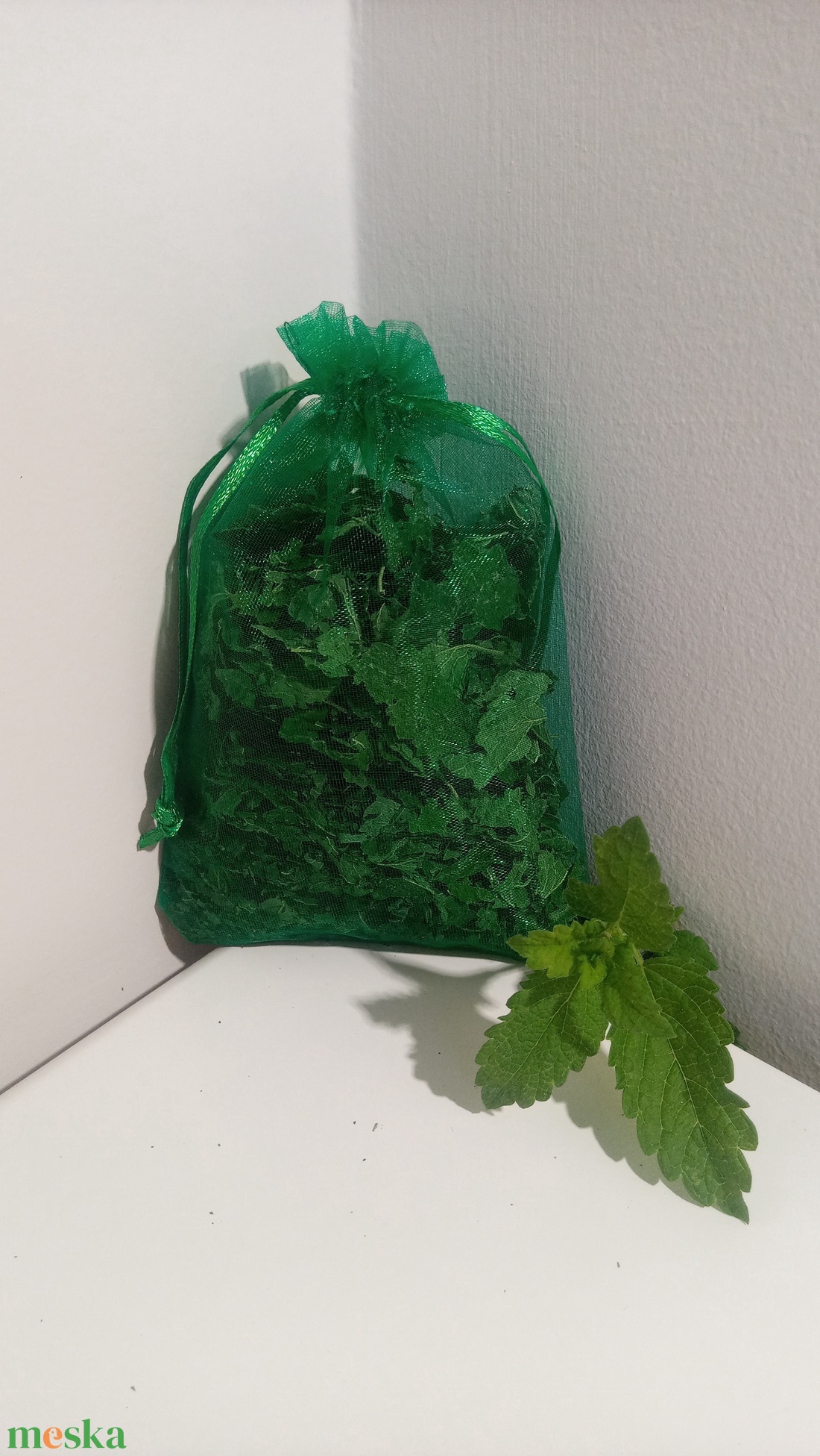 Szárított citromfű organza tasakban (10 g) - otthon & életmód - gyertya, illat, aroma - illatzsák - Meska.hu Szárított citromfű organza tasakban (10 g) - otthon & életmód - gyertya, illat, aroma - illatzsák - Meska.hu