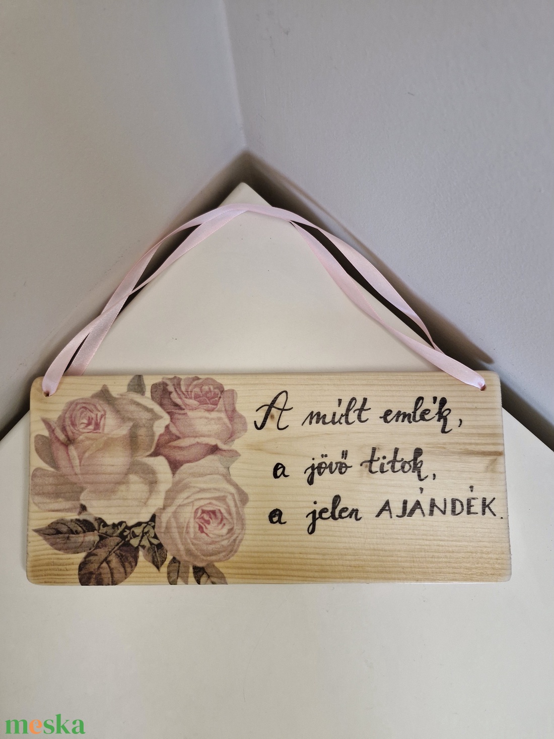 Rózsás natúr ajtódísz (múlt, jelen, jövő) - otthon & életmód - dekoráció - ajtó- és ablak dekoráció - ajtódísz & kopogtató - Meska.hu