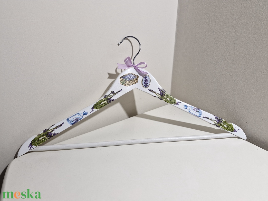 Levendulás vállfa - esküvő - ruha - vállfa - Meska.hu